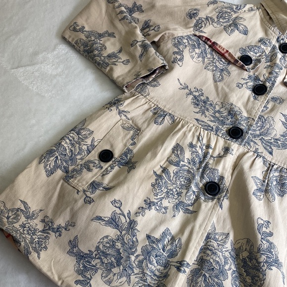 Floral Girl’s Coat with Hoodie Size 7 and up - Picture 3 of 13